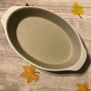 Pampered chef stoneware oval pan